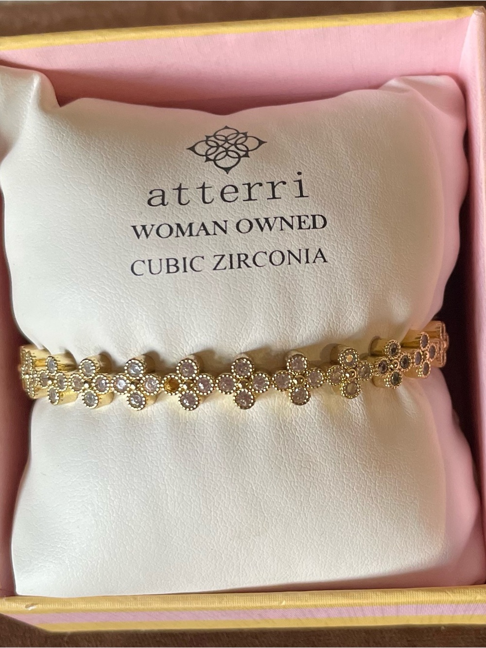 “Atterri” Gold Flower-Link Bracelet